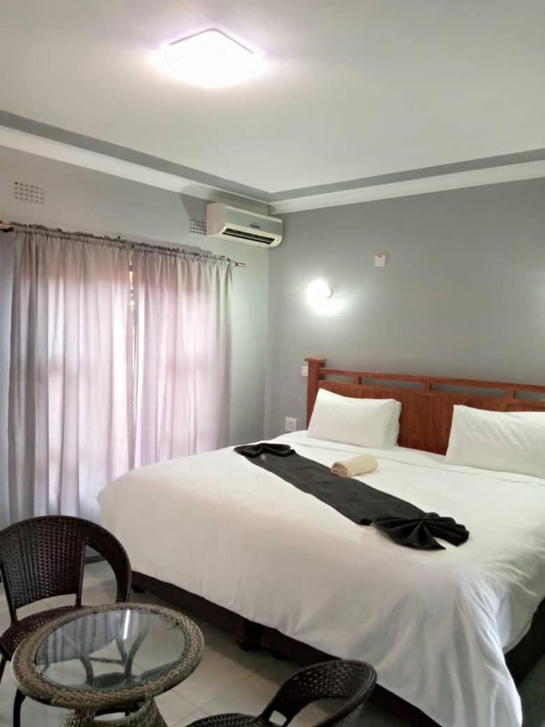 Global Guest House Касане Екстер'єр фото